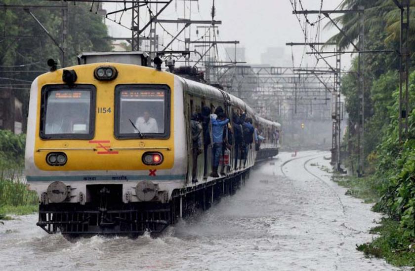 Central railway to introduce hitech engine to beat the waterlogging