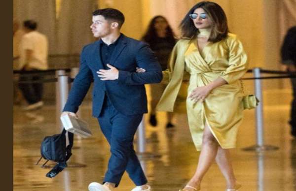 PICS: 10 साल छोटे ब्वॉयफ्रेंड निक जोन्स के भाई की शादी में पहुंची प्रियंका चोपड़ा, शादी की तस्वीरें हो रही हैं वायरल