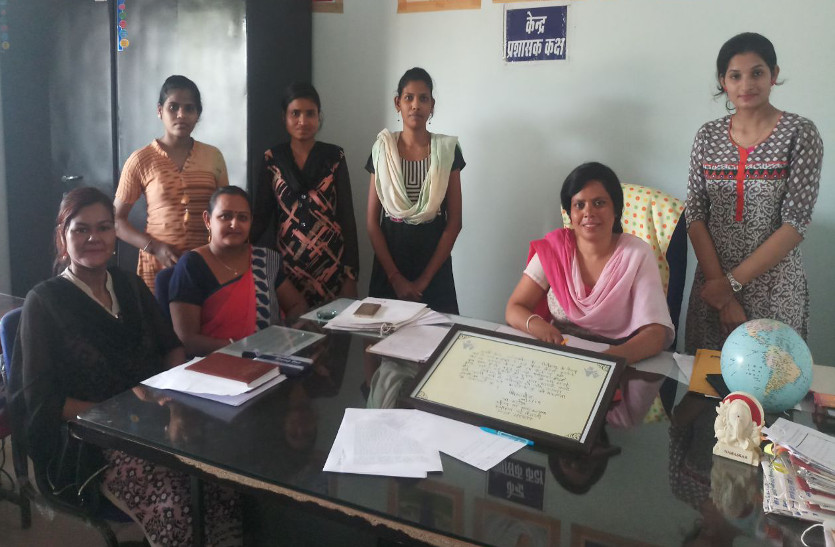 यहां महिलाएं आत्मविश्वास व सम्मान के साथ सीख रहीं जीना, जानें किस तरह से काम करती हैं संस्थान के केस वर्कर