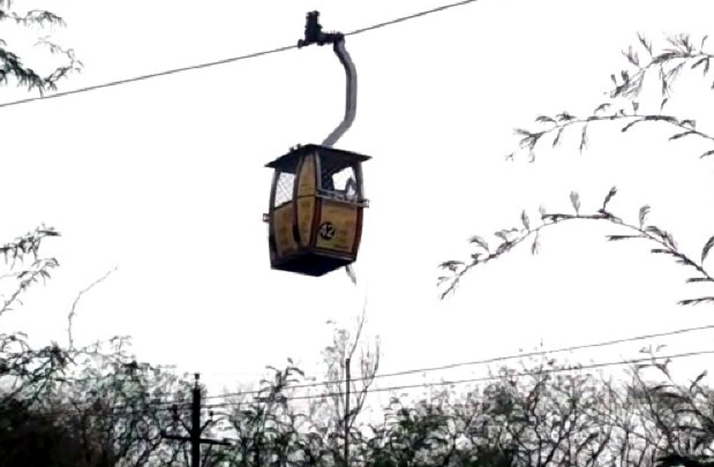 Thunderstorm in Maihar, people lifted from hanging Ropeway