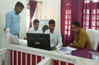 लोक सेवा गारंटी अधिनियम का भी उड़ रहा मखौल