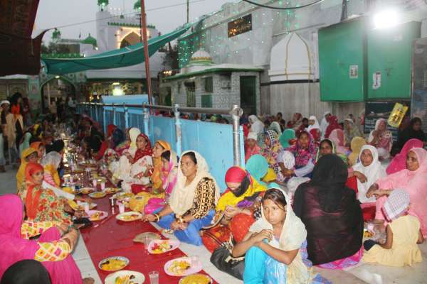 beautiful pics of roza iftaar party