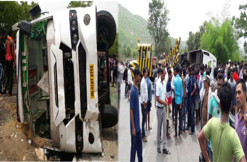 photos from  Pithauriya of bus accident