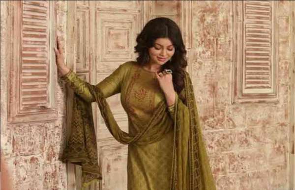 ayesha takia