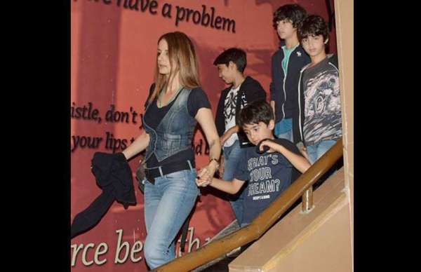 hrithik roshan and ex wife sussanne movie date with kids 