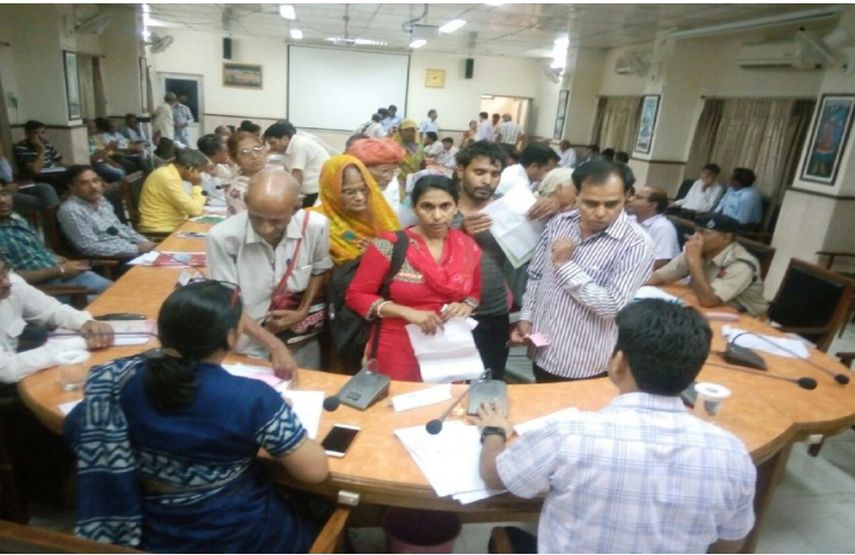 22 साल से न्याय के लिए भटक रहे ग्रामीण को मिली न्याय मिलने की उम्मीद, आँसू बन छलकी ख़ुशी