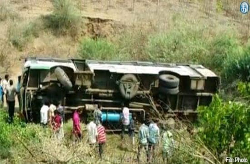 Transport Corporation's bus collapses, 7 killed
