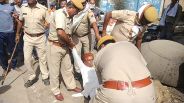 protest by farmer in sultanpur kota