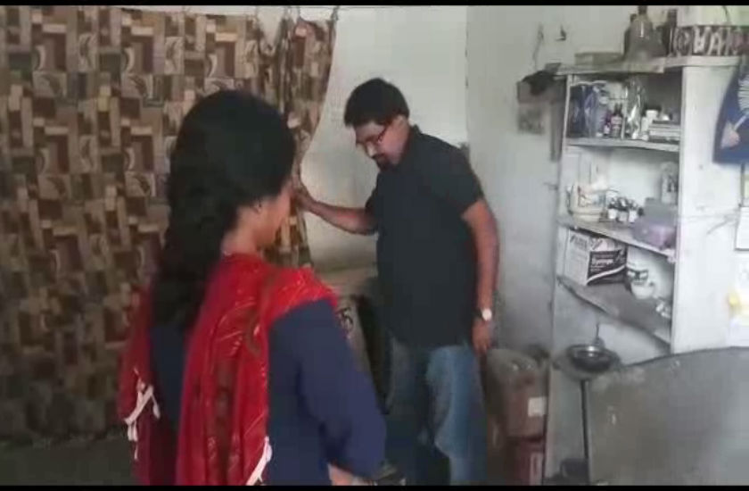 वीडियोः दुकान में चलता था गर्भपात सेंटर, स्वास्थ्य विभाग ने की ये कार्रवाई