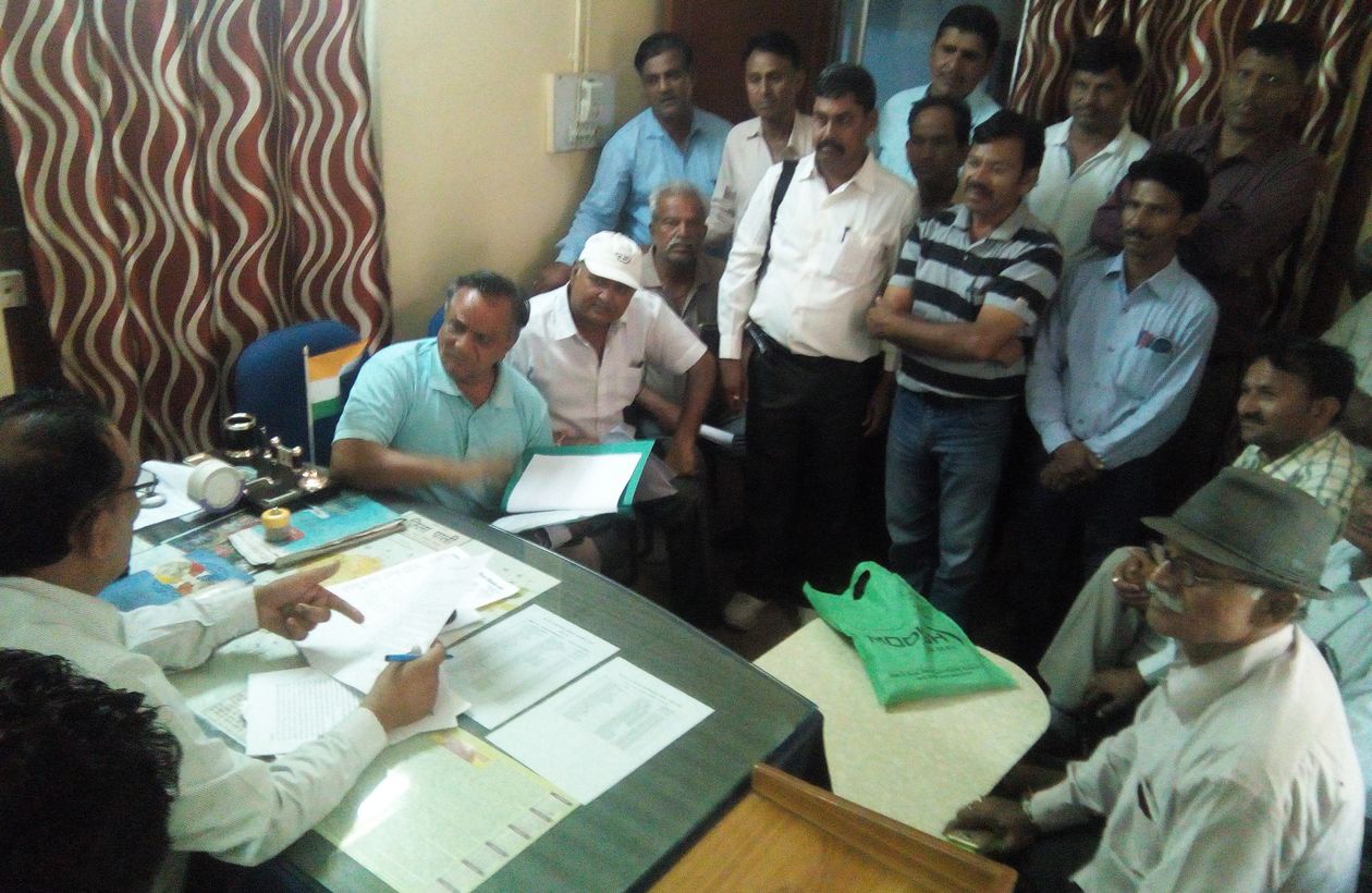 शारीरिक शिक्षकों ने धरना दिया तो मांगों पर बनी सहमति