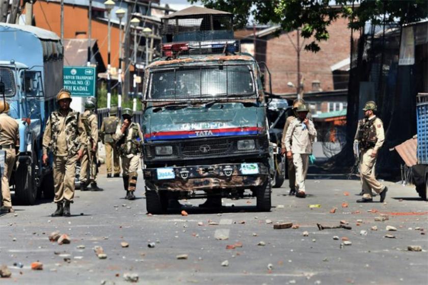 CRPF bus in Jammu Kashmir's Banihal was pelted with stones