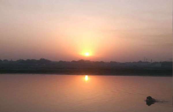 sunrise in agra