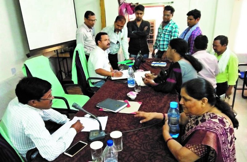 विभाग की उदासीनता भुगतेंगे बच्चे, 4707 आवेदनों में 1733 अस्वीकृत