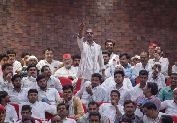 Akhilesh Yadav griha pravesh