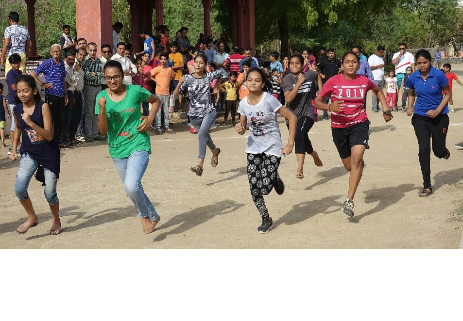 trek par beton se tej daudee betiyaan