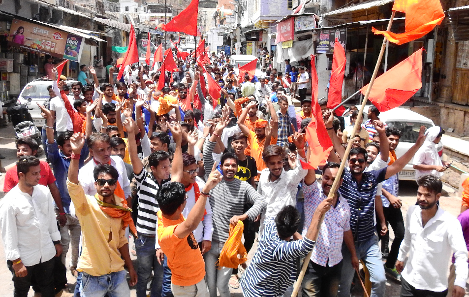 गेर माता का पूजन करने उमड़ी भीड़