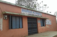 Class start without teacher in gov school, student have not book