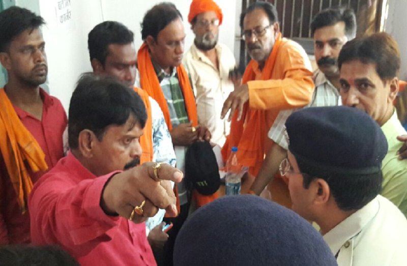 BJP MLA thundered in police station