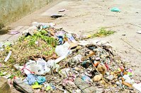 शहर में बिगड़ी सफाई व्यवस्था, सांस लेना हुआ दूभर