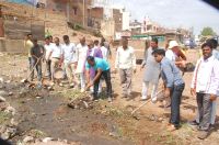 Shahpur's Janapreetidhi, why did social workers take up the shakari shovel