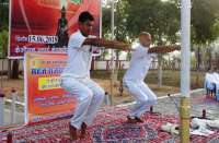 Photo Gallery : अधिकारी व सुरक्षा बल सैनिकों ने किया योग का अभ्यास, डॉ. देबनाथ ने कहा- मन-बुद्धि को एकाग्र करने का मार्ग है योग