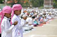 Photo Gallery :  ईद को लेकर मुस्लिम समाज के लोगों में दिखा कुछ इस तरह का उत्साह