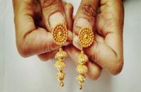 Gold earings