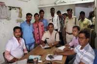 ड्रायवरों व हेल्परों का मेडिकल परीक्षण के साथ स्कूली वाहनों का किया गया फिटनेस चेक