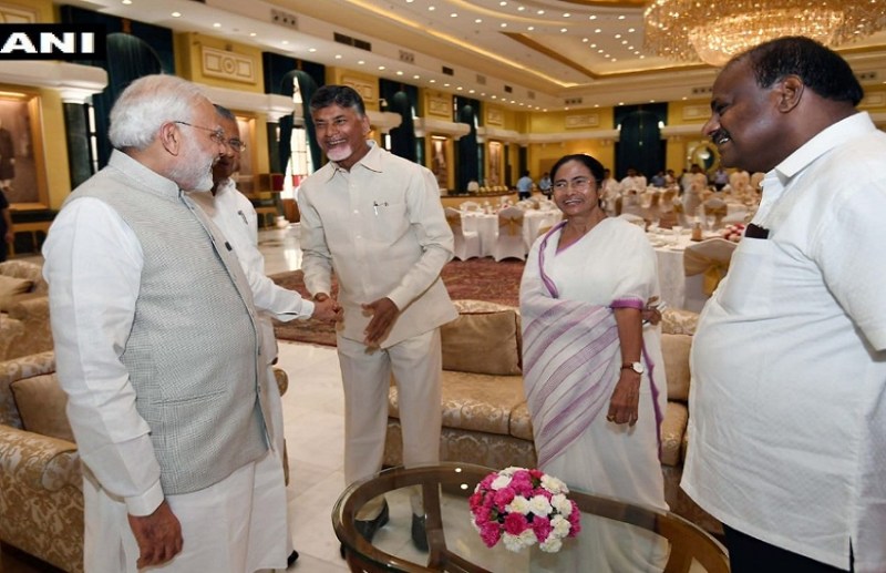 pm meet 4 state cm's