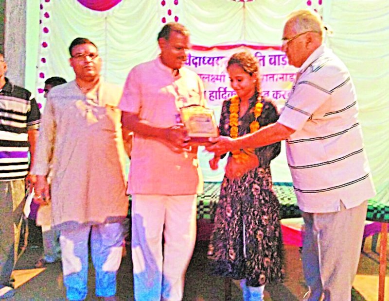 प्रतिभाओं का सम्मान, शिक्षा को बढ़ावा देने का आह्वान