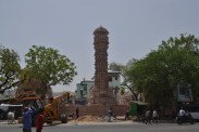 Government Construction despite the ban on gravel 