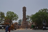 Government Construction despite the ban on gravel 