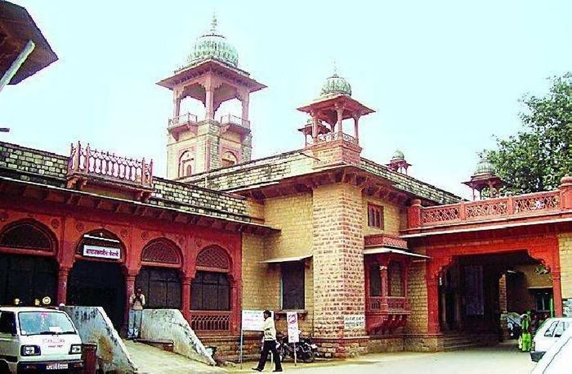 Alwar : no facilities in govt. hospital