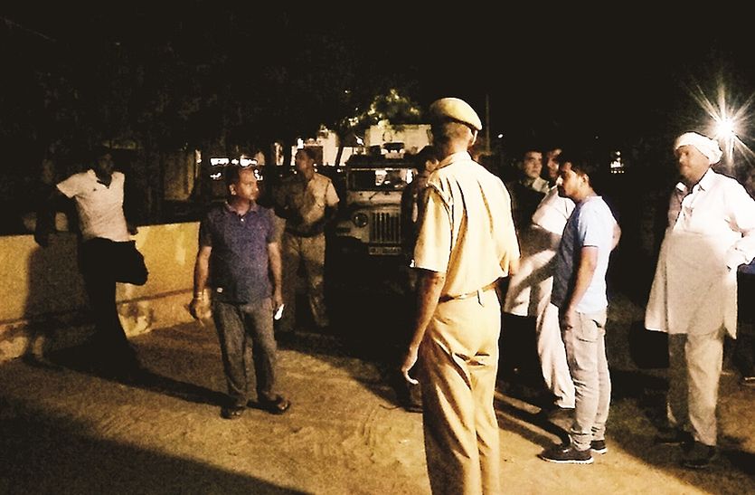 delhi police reached at mukundgarh peoples understand the kidnapper