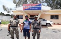 एलओएस कमाण्डर ने किया आत्मसमर्पण