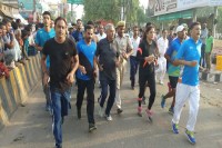 योग को प्रमोट करने डीएम उतरे सड़क पर