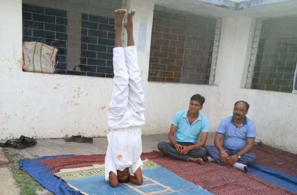 Yoga Day Chhattisgarh : छात्र जीवन से ही योग का अभ्यास छात्रों को सुदृढ़ व संयमित बनाता है : तिवारी
