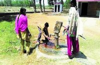 CG Analytical News : इतने  गांव में रहने वाले ग्रामीणों के दांत हो रहे खराब, हाथ-पांव हो रहे टेढ़े, वजह जानकर आप भी हो जाएंगे हैरान