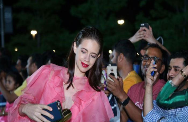 IIFA अवॉर्ड्स: जब स्टाइलिश दिखने के चक्कर में हो गई इन अभिनेत्रियों की किरकिरी