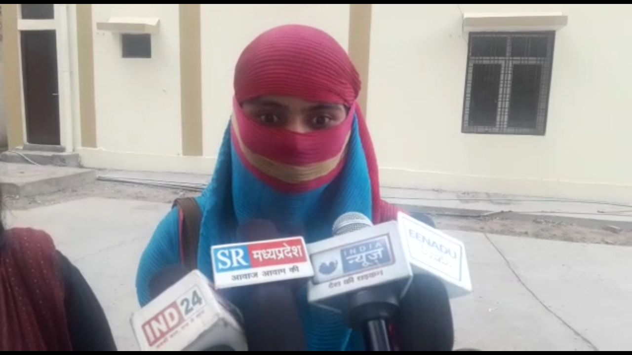 Big News पुलिस कांस्टेबल ने युवती से एक साल किया रेप, अब छोड़ा, अधिकारियों के दर पर न्याय के लिए भटक रही पीडि़ता