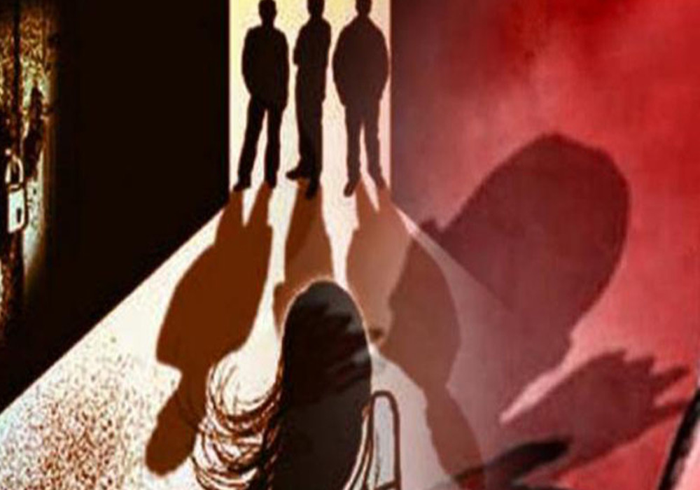 शौच के लिए गई नाबालिग लड़की के साथ दो लड़कों ने किया गैंगरेप