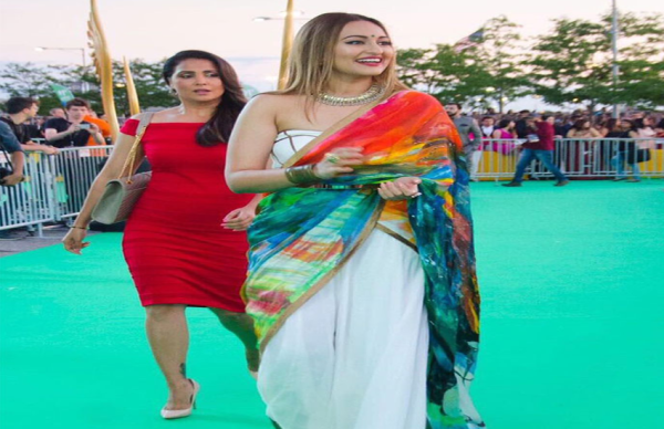 IIFA अवॉर्ड्स: जब स्टाइलिश दिखने के चक्कर में हो गई इन अभिनेत्रियों की किरकिरी