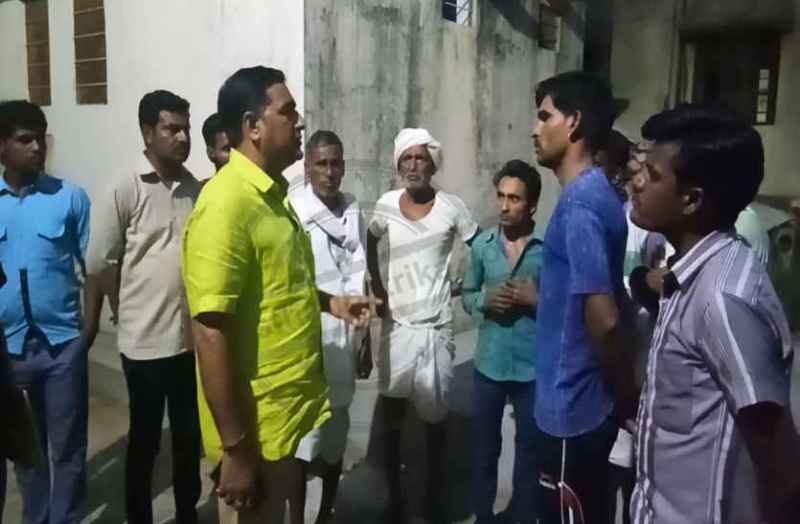 Mother's death crushed under the tree in bhilwara