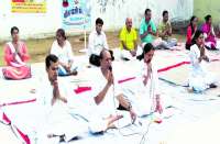 न्यायाधीशों ने जिला जेल में जाकर अभिरक्षाधीन बंदी व कर्मचारियों के साथ किया योग, प्राणायाम, भस्त्रिका, अनुलोम विलोम का बताया लाभ