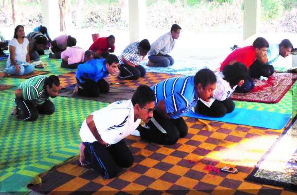 न्यायाधीशों ने जिला जेल में जाकर अभिरक्षाधीन बंदी व कर्मचारियों के साथ किया योग, प्राणायाम, भस्त्रिका, अनुलोम विलोम का बताया लाभ