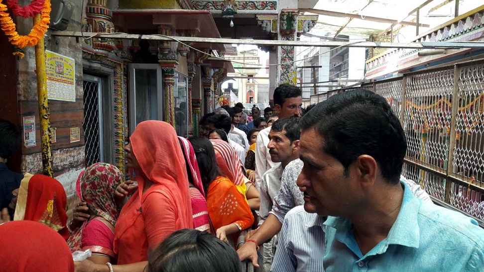 Crowd of devotees at Dashami in ramdevra