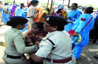 विद्रोह को हवा देने वाले मैसेज को पोस्ट करना सिपाही को पड़ा महंगा, पढि़ए खबर क्या हुआ इनके साथ...