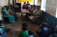 पोंच में नवप्रवेशी बच्चों को बांटी गई किताबें व गालों पर गुलाल लगाकर मनाया गया प्रवेशोत्सव