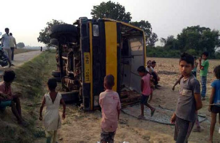Bus accident in Jaunpur