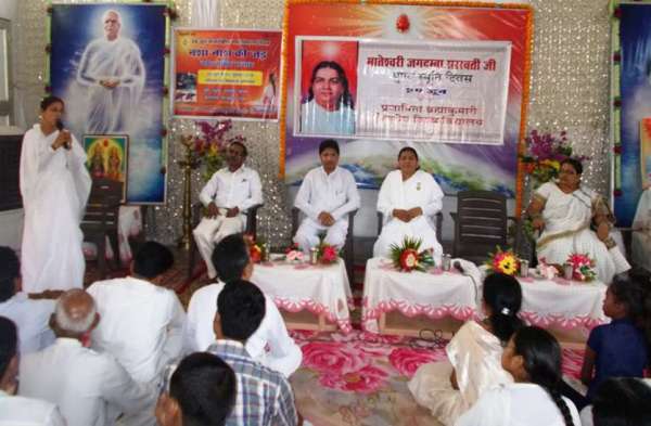 Photo Gallery : मानव सेवा ही ईश्वरीय सेवा है, हर प्राणी के प्रति दया भाव होना चाहिए : उर्मिला गुप्ता